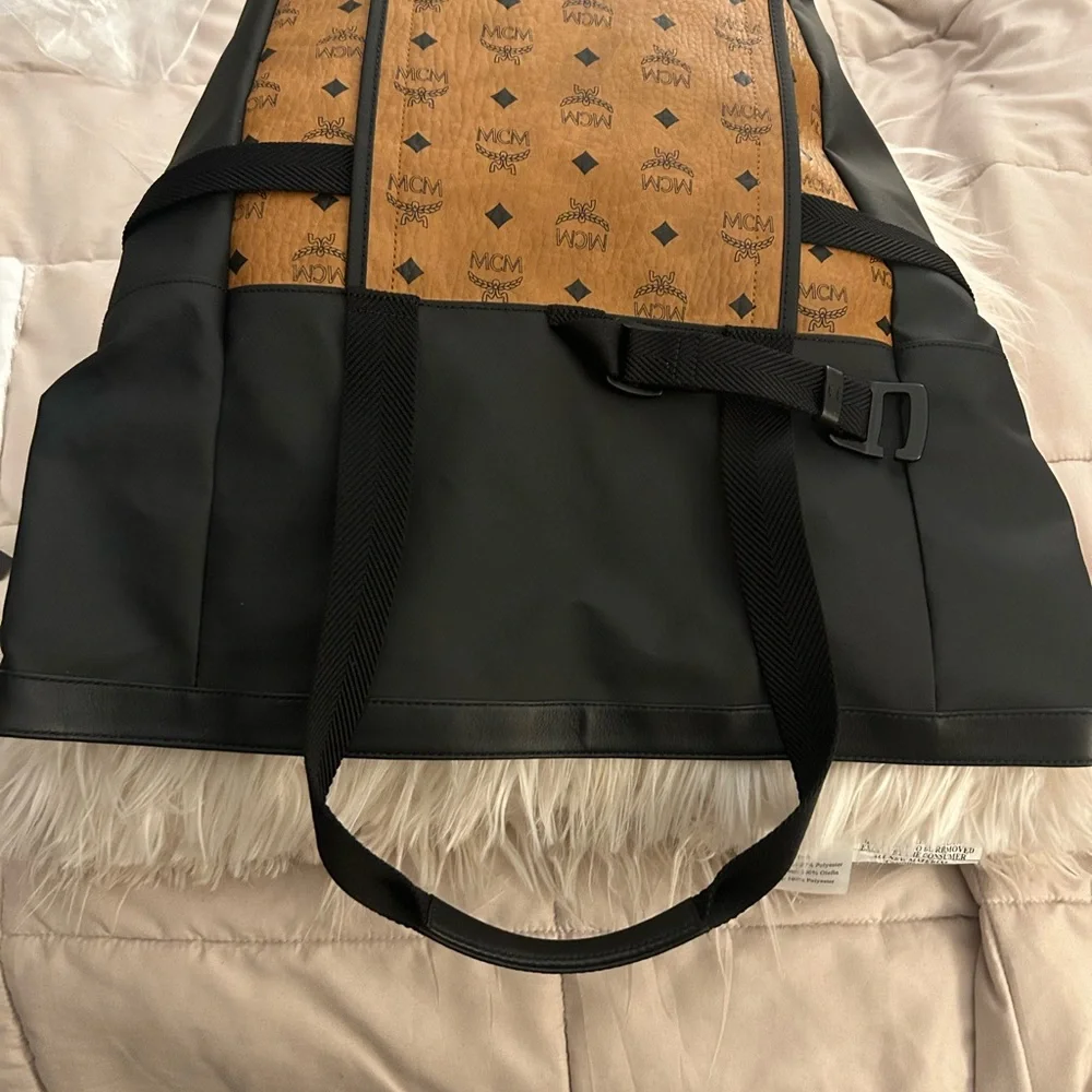 Authentic MCM Large Shopper - Picture 5 of 11